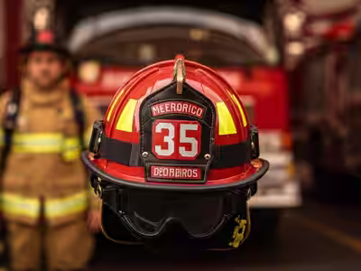 Casco Estructural NFPA 1970 — Diseño Americano con Ala Trasera - Casco estructural NFPA 1970 certificado para bombero